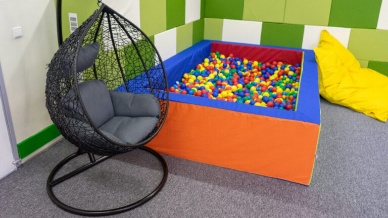 Bratislavský kraj rozvíja služby pre ľudí s autizmom a podporuje väčšie porozumenie v spoločnosti