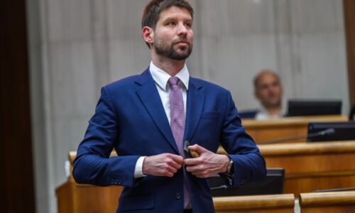 Prieskum Focusu: PS si udržuje náskok pred Smerom, Republika prekonala 10-percentnú hranicu