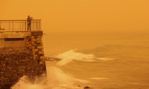 Ničivé počasie v Grécku: Intenzívne búrky si vyžiadali jednu obeť, spôsobujú záplavy a narušili dopravu