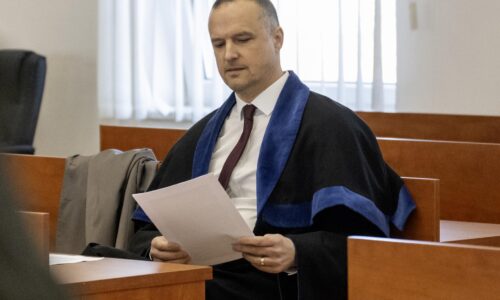 V procese s obžalovaným poradcom Fica Lindtnerom sa začali záverečné reči, vypovedal aj Kočner