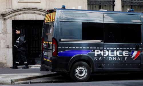 Francúzska polícia v Paríži sprísnila protiteroristické opatrenia