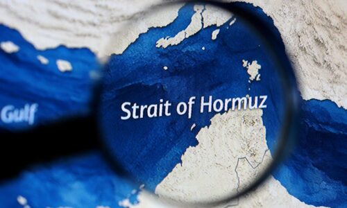 Štáty Perzského zálivu zvažujú nové ropovody, aby sa vyhli Hormuzu