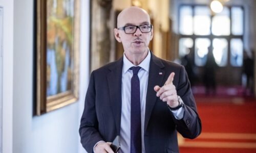 Řeší mě, tak jsem ho vyřešil. Klempíř se pochlubil vyhazovem Baxy z Pražského jara