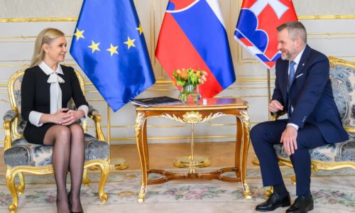 Občania Slovenska sa zatiaľ nemusia báť nedostatku pohonných látok, povedal Pellegrini po rokovaní so Sakovou