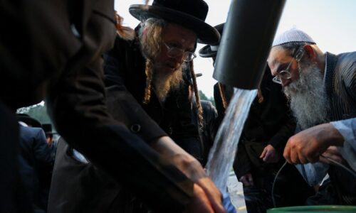 Sviatočné obdobie počas útokov. Izraelčania oslavujú pesach v tieni vojny