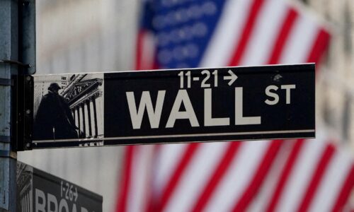 Akcie v USA uzavreli zmiešane. Investori vyhodnocovali vývoj v Iráne, tri indexy zaznamenali týždenný rast