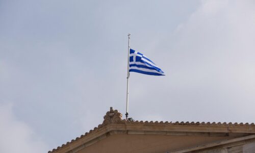 Európski žalobcovia chcú vyšetrovať ďalších dvoch gréckych poslancov kvôli poľnohospodárskym dotáciám