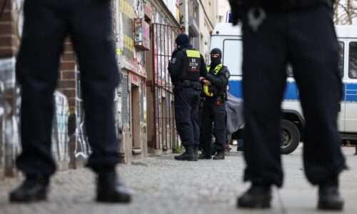 Nemecká polícia zadržala muža, ktorý hrozil útokom na rýchlovlak