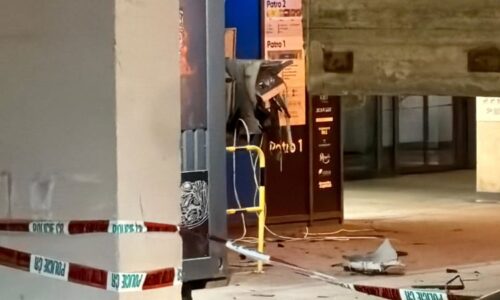 Vykradené bankomaty v Praze: Viník nejspíš použil výbušniny, na místě jsou pyrotechnici