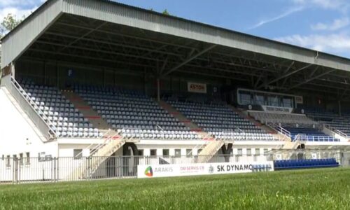 Tiskl se na radnici holým zadkem. Skandální video fotbalového činovníka znechutilo i Kubu