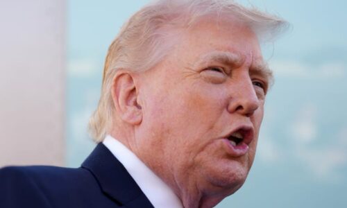 Čas se krátí, jinak se snese peklo, vyhrožuje Trump Íránu. Země má 48 hodin na rozhodnutí