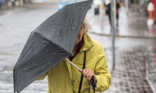 Bouře Dave tvrdě udeří na Evropu. Meteorologové vydali výstrahu, bude i sněžit