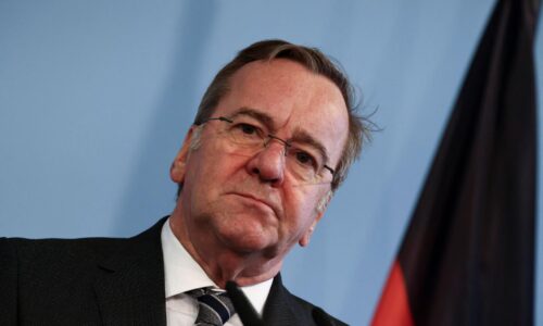 Nemeckí muži potrebujú na pobyt v zahraničí povolenie