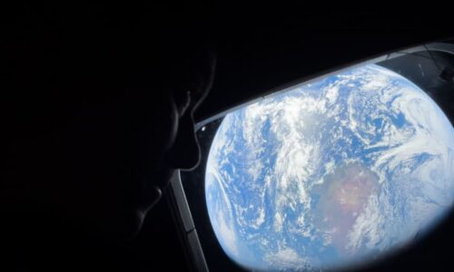 OBRAZEM: Země pohledem z vesmírné lodi. Astronauti poslali úchvatné fotky z cesty k Měsíci