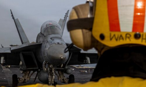 Irán zničil lietadlo USA pri pátraní po pilotovi. Podľa Trumpa je v bezpečí