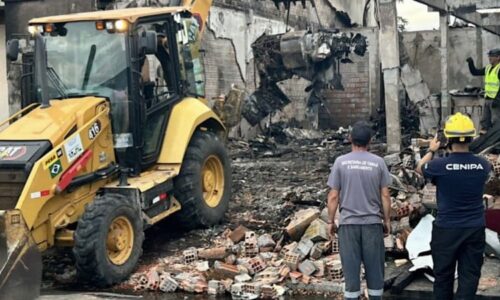 Pád letadla v Brazílii: Stroj se zřítil na restauraci, zachycují kamery. Nikdo nepřežil