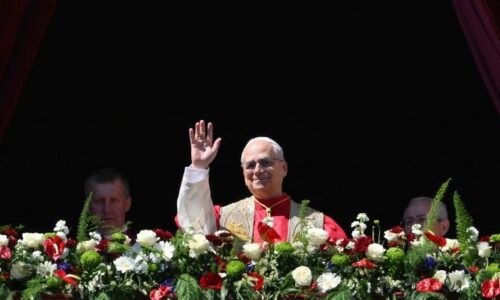 Urbi et Orbi: Kristovo zmŕtvychvstanie je víťazstvom života, nie sily