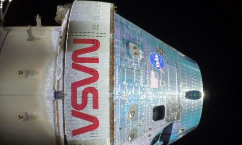 Poplach ve vesmíru: Astronauty z mise k Měsíci vyděsilo varovné hlášení. Mohlo jim jít o život