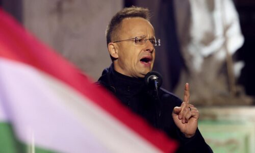 Plynovod TurkStream bude od Srbska po hranice so Slovenskom chrániť armáda, oznámil Szijjártó