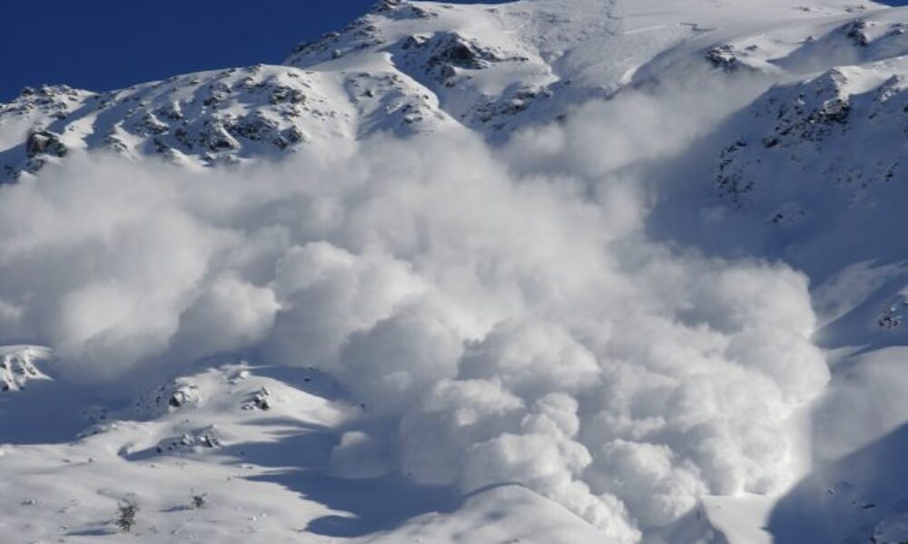 V Rakúsku zahynul 40-ročný Slovák, zasypala ho lavína