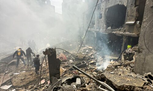 Irán už napadol aj odsoľovacie zariadenia, Trump sľubuje peklo a Západ nevie, čo a ako ďalej