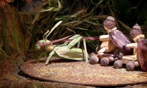 Trocha suchého kukuřičného šustí a tolik radosti. Výtvarnice stvořila svět Broučků