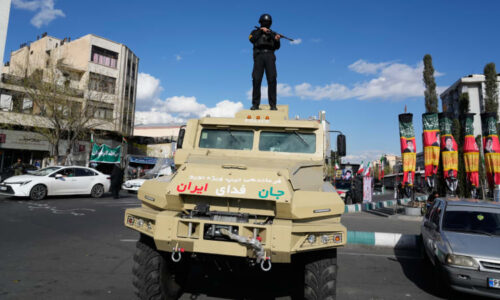 Okamžitý mír s otevřením Hormuzu se nekoná. Trump návrh odmítl, Írán svůj postoj tají